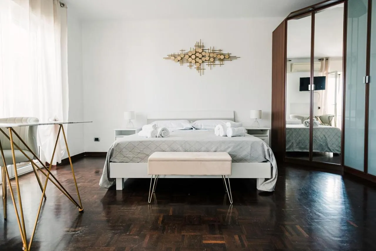 90 Upmurat Top Floor - City Center & Seaview Lejlighed Bari