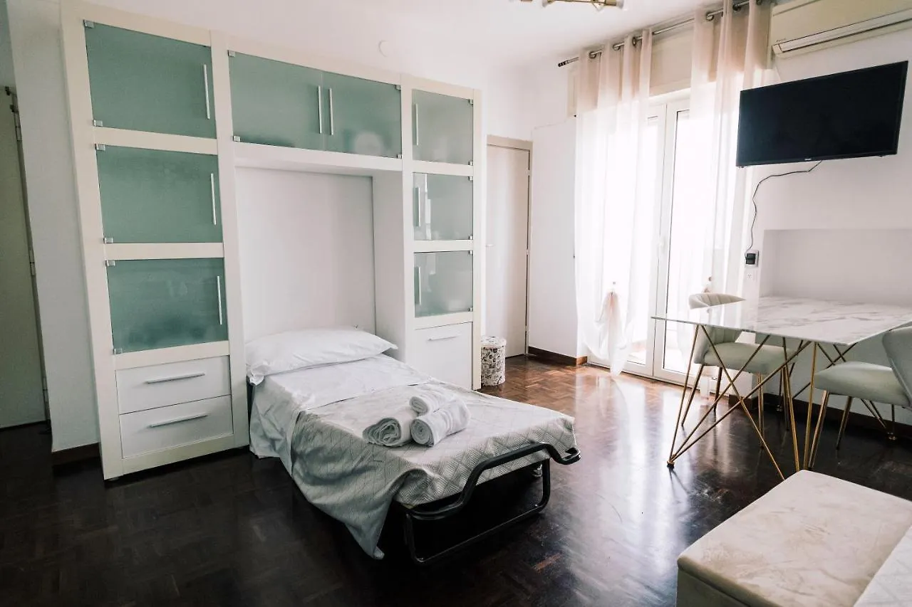 公寓 巴里90 Upmurat Top Floor - City Center & Seaview公寓