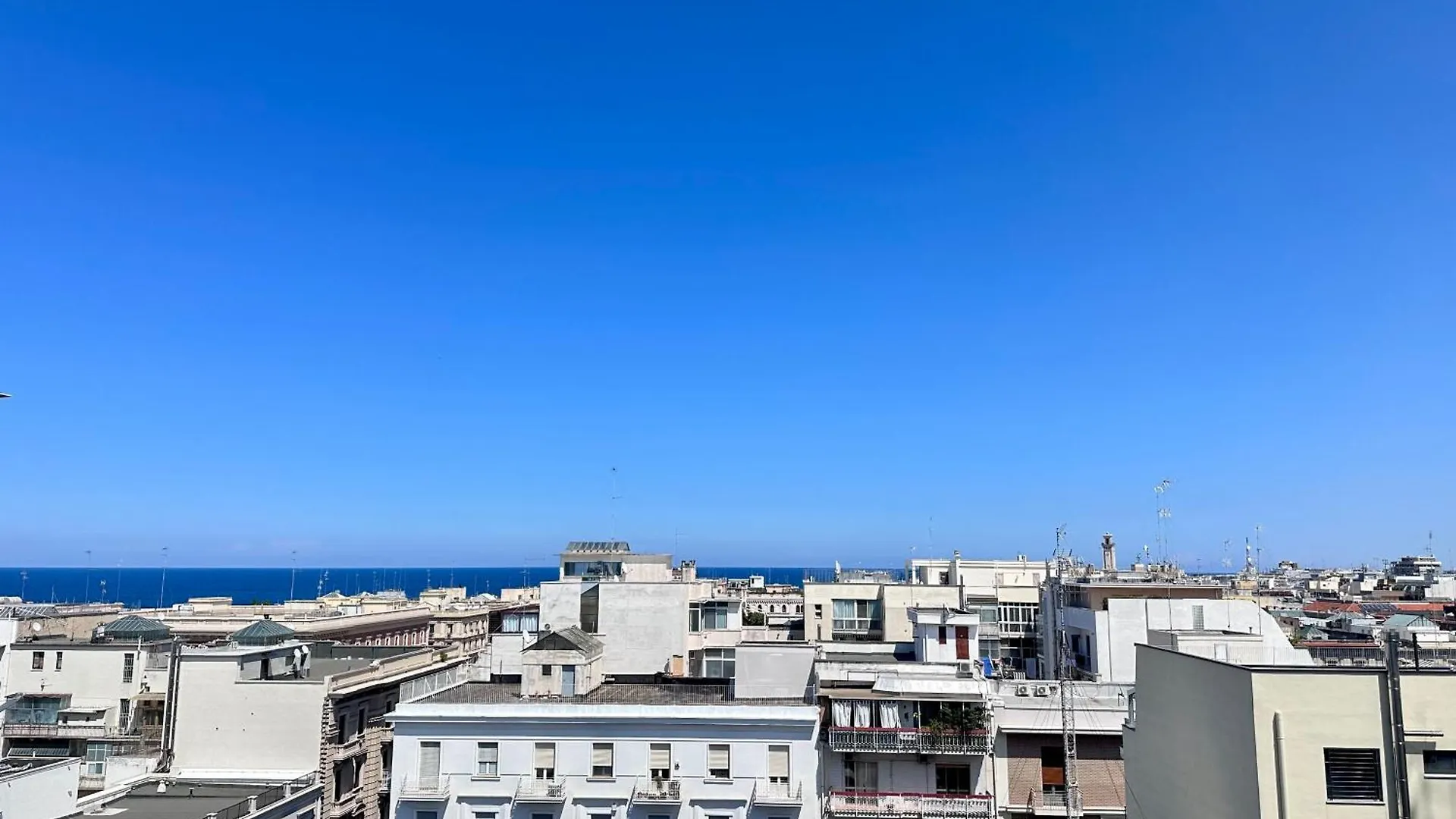 巴里90 Upmurat Top Floor - City Center & Seaview公寓 意大利
