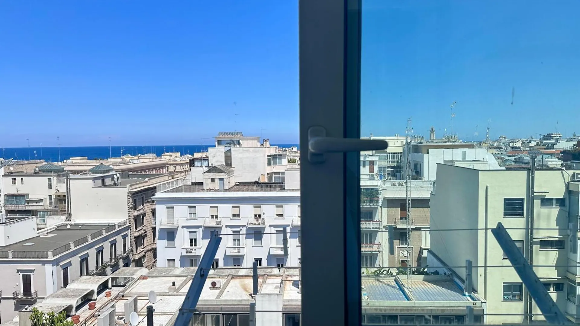 巴里90 Upmurat Top Floor - City Center & Seaview公寓 0*, 巴里 意大利